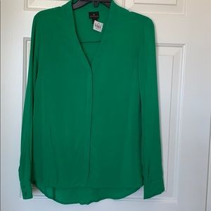 Worthington Women’s Blouse-Size Medium (NWT)